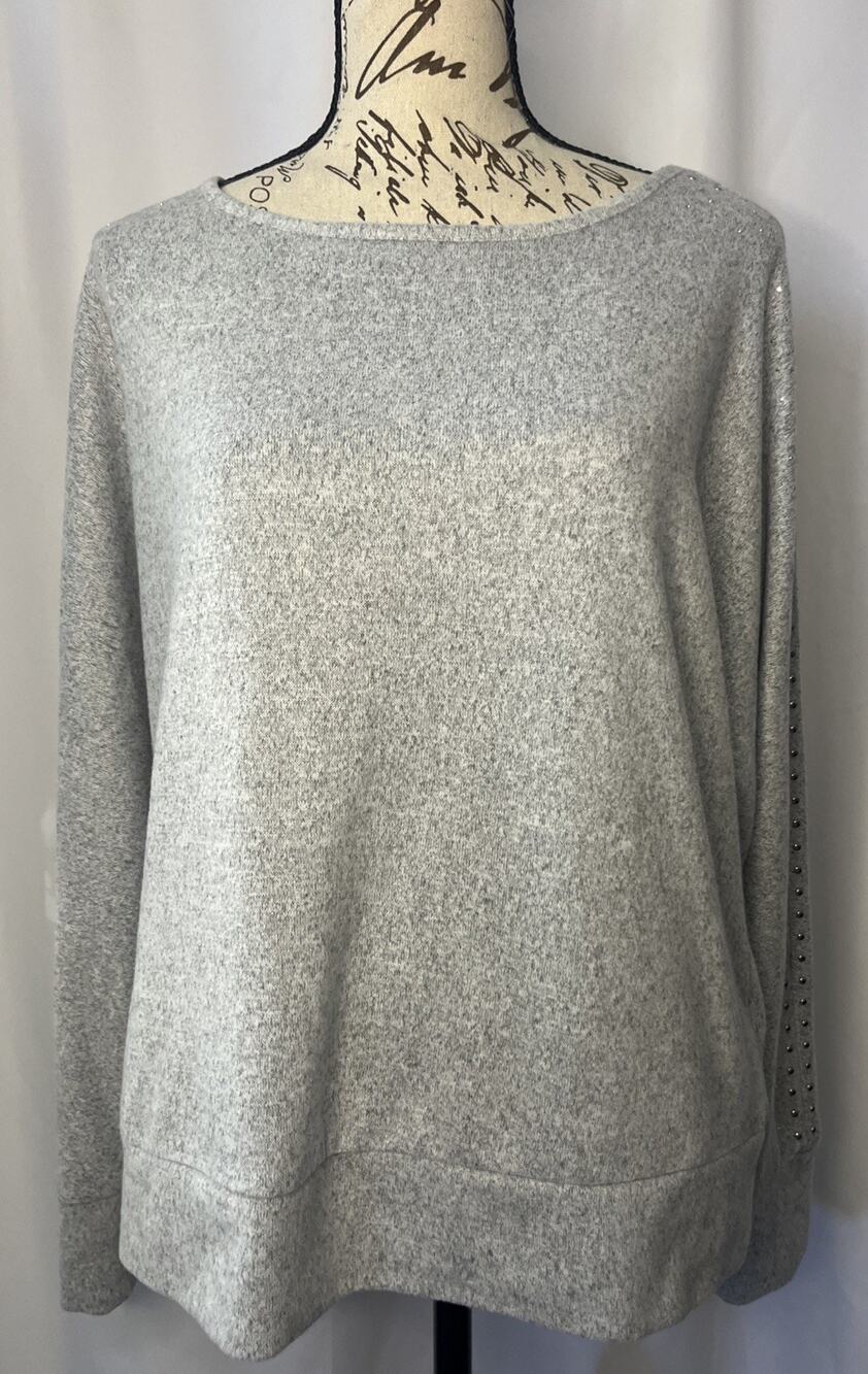 Love Scarlett Long Sleeve Pullover Sweater Gray with Silver Studs Women’s Large